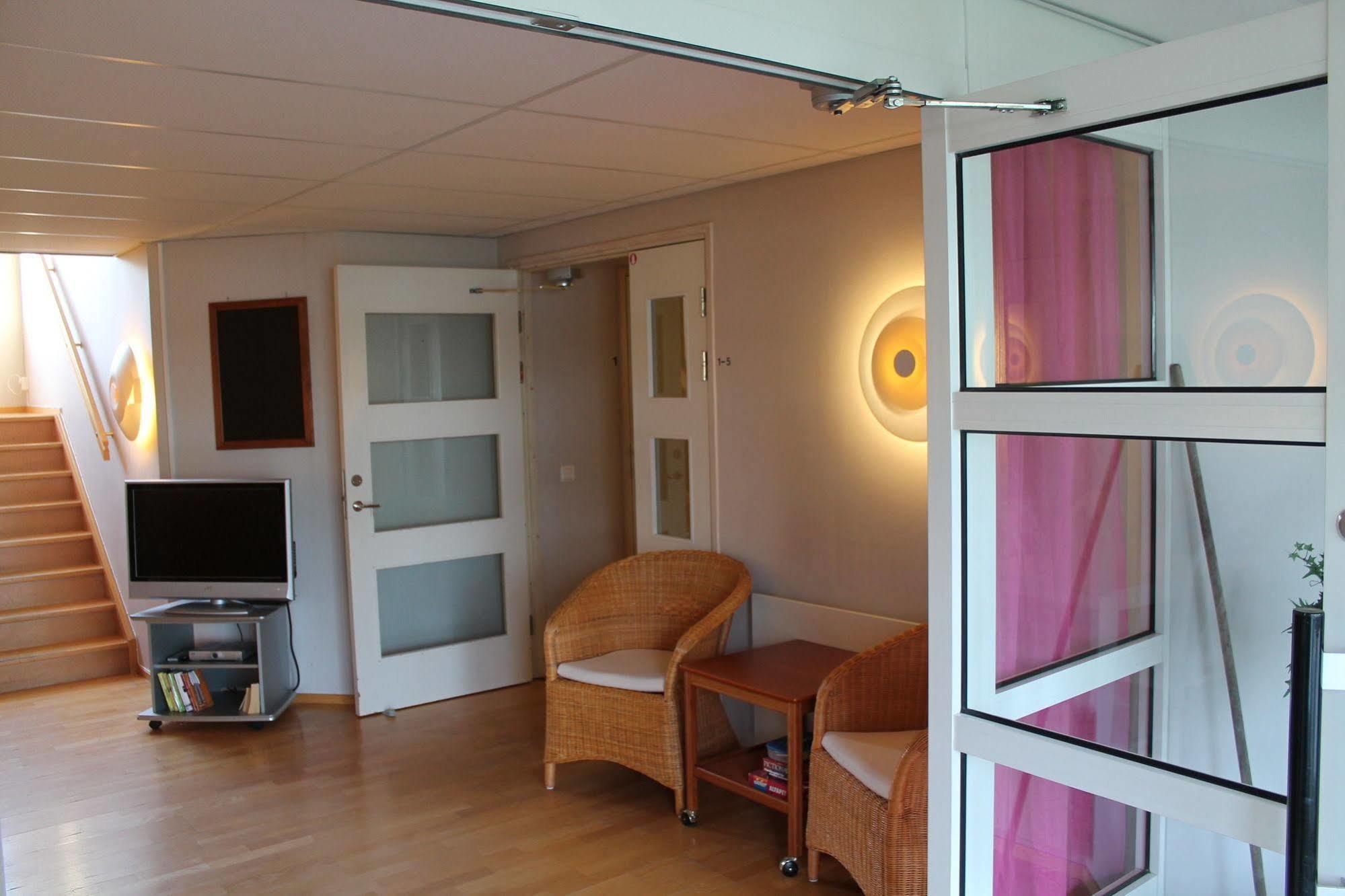 Hotell Sjoevillan Upplands-Väsby Kültér fotó